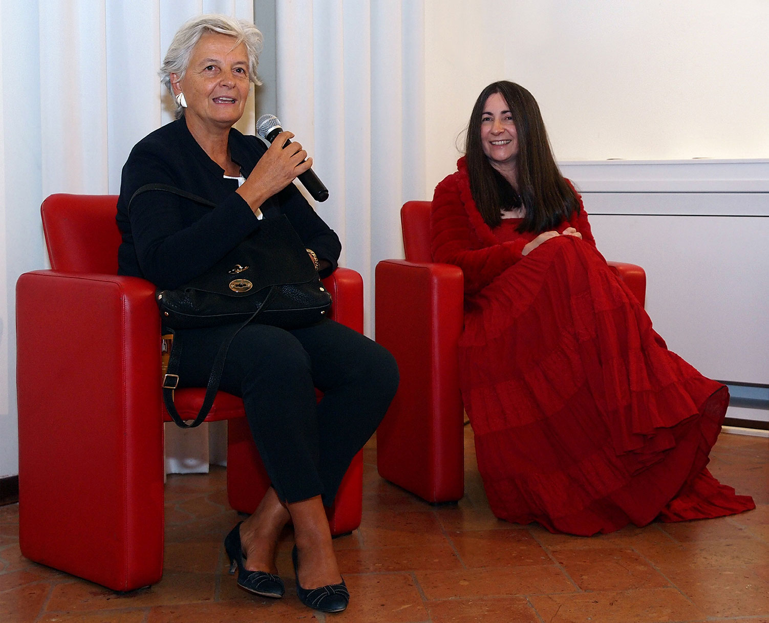 Cristina MMR Bonucci artista con Maria Teresa Severini
