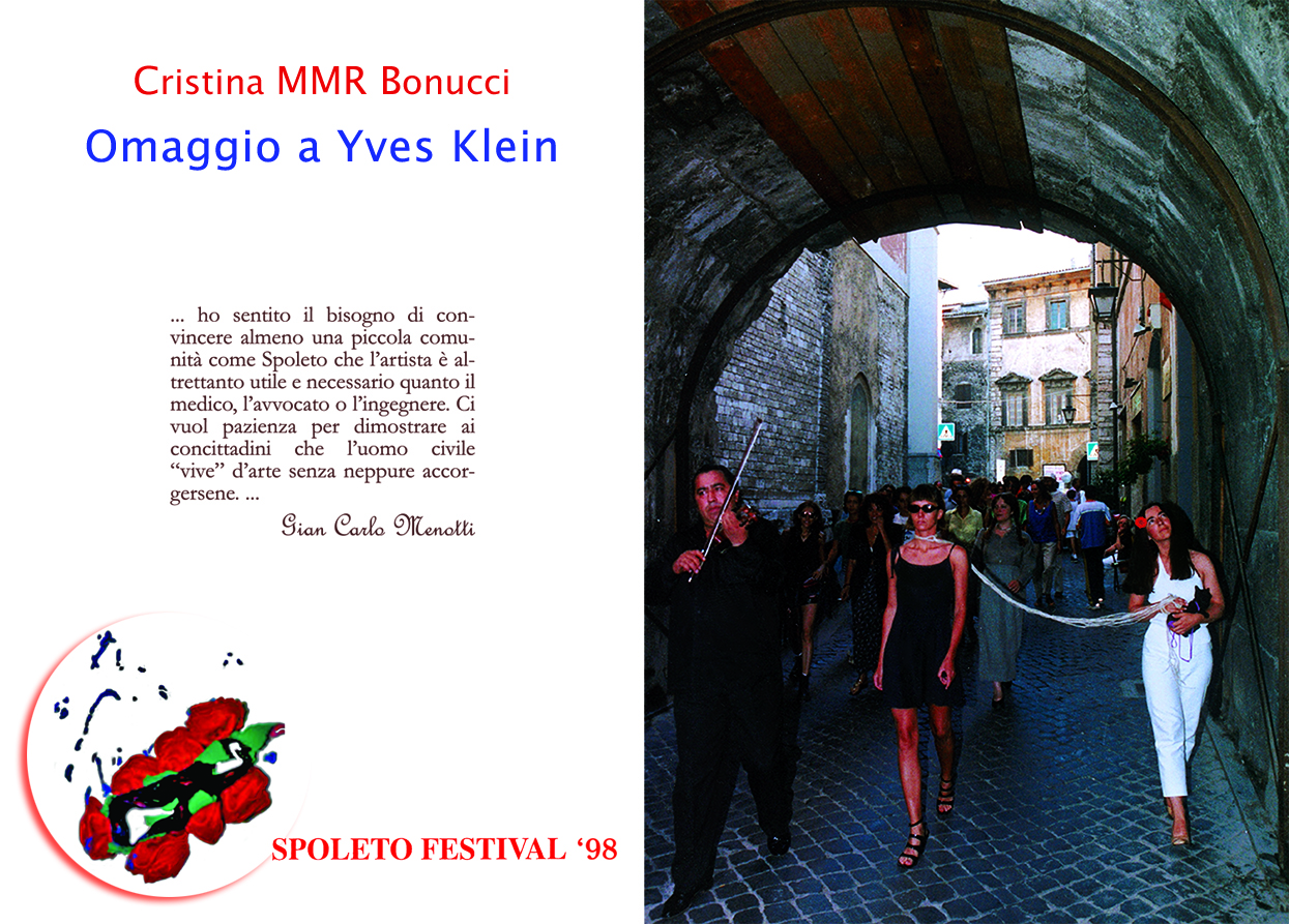 Cristina MMR Bonucci artista - performance Omaggio a Yves Klein
